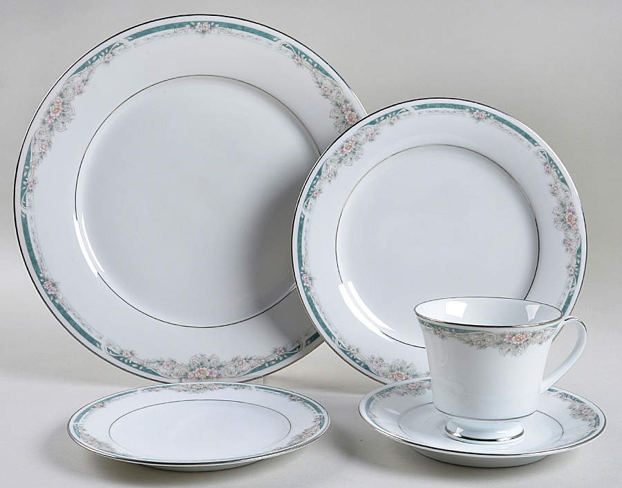 Enhancement 5 Piece Place Setting by Noritake-1