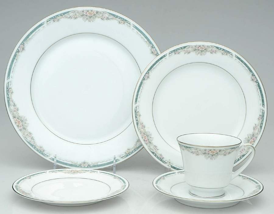 Enhancement 40 Piece Estate Set by Noritake-1