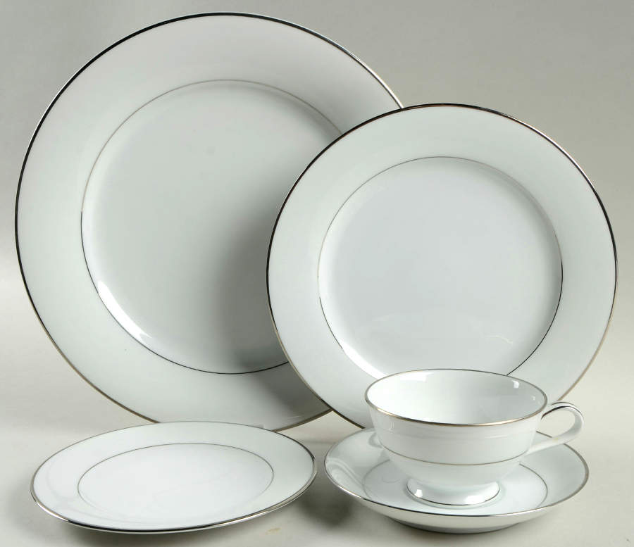 Envoy 40 Piece Estate Set by Noritake-1