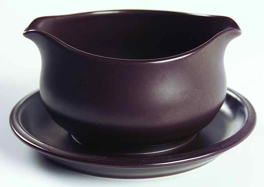 Equator Gravy Boat with Attached Underplate by Noritake-1