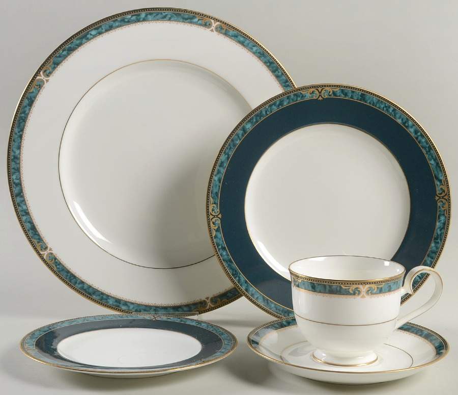 Essex Court 5 Piece Place Setting by Noritake-1