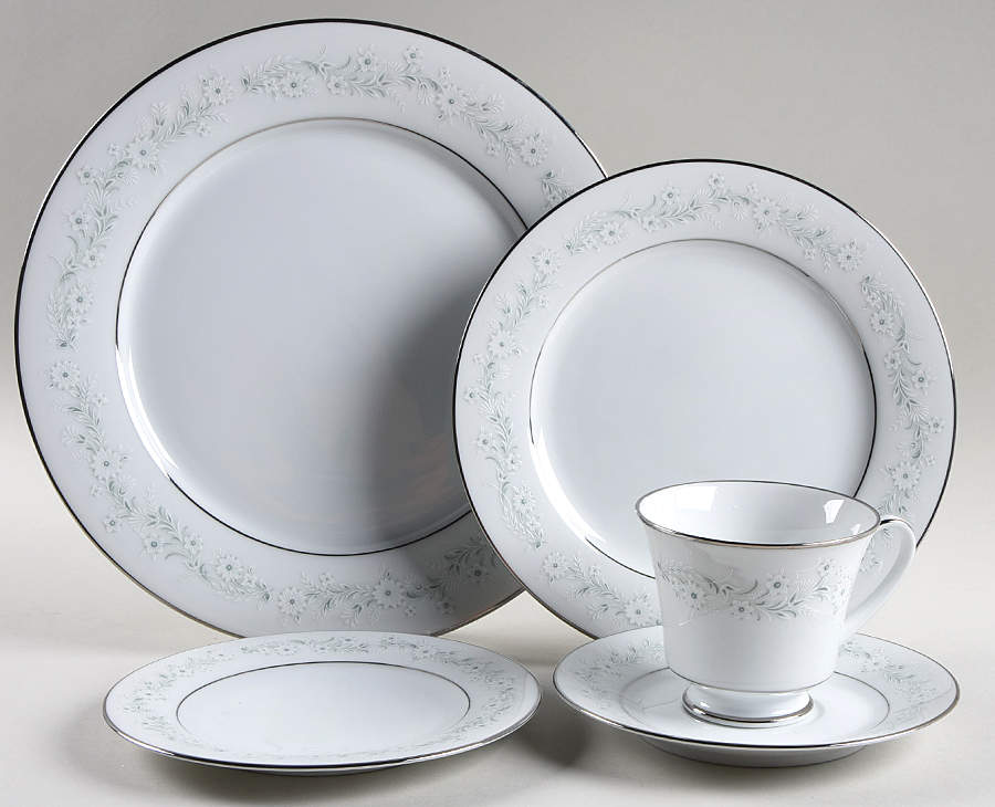 Essex 40 Piece Estate Set by Noritake-1