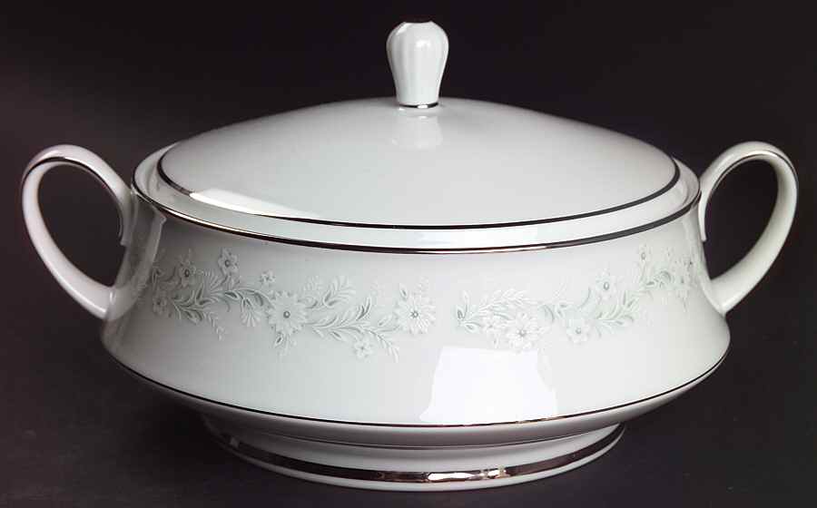 Essex Round Covered Vegetable by Noritake-1