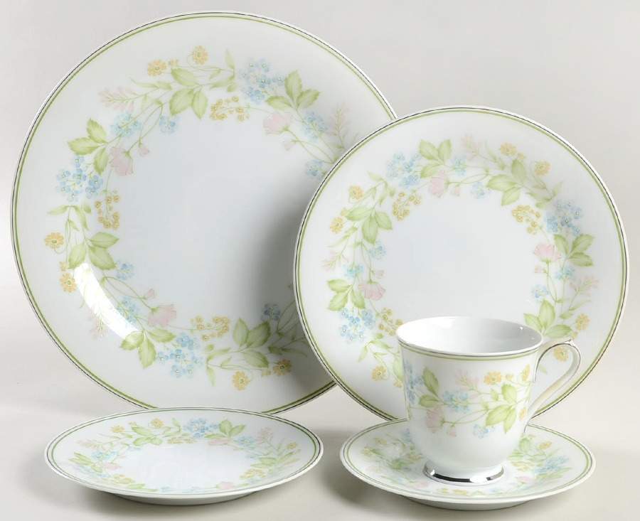 Essence 5 Piece Place Setting by Noritake-1