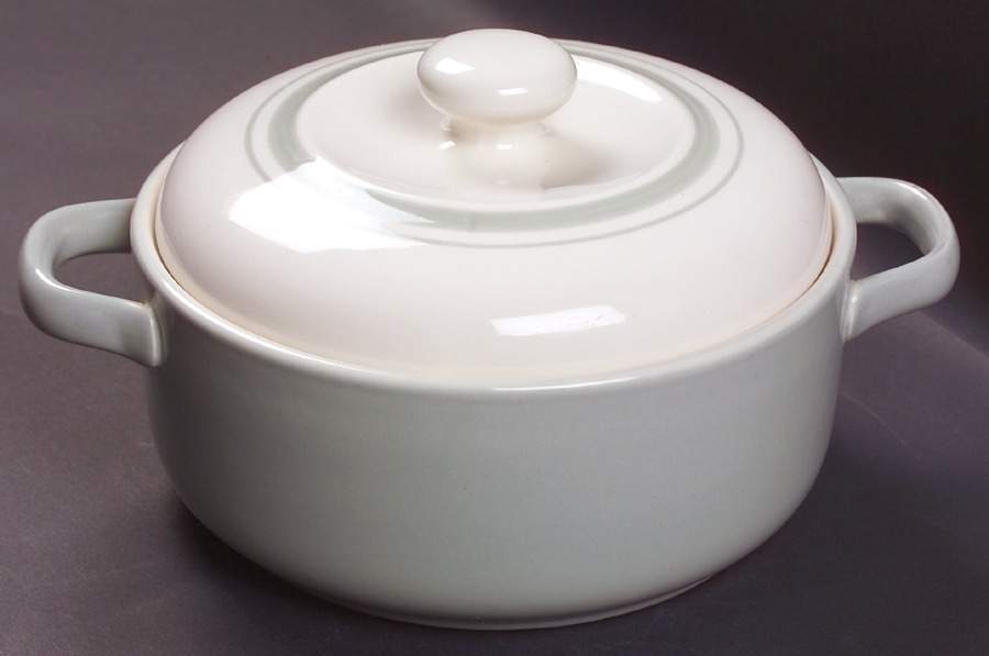 Eternal Blush 1.25 Qt Round Covered Casserole by Noritake-1