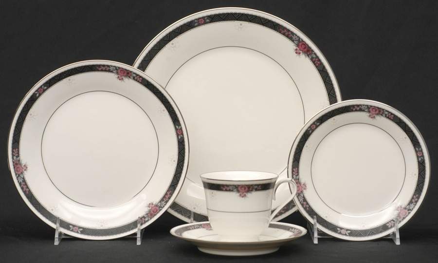 Etienne 40 Piece Estate Set by Noritake-1