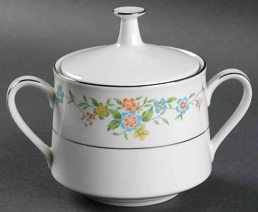 Everett Sugar Bowl & Lid by Noritake-1