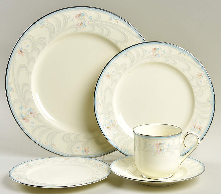 Evermore 5 Piece Place Setting by Noritake-1