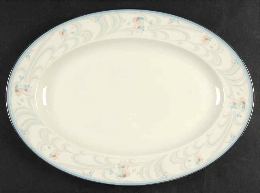 Evermore 14" Oval Serving Platter by Noritake-1