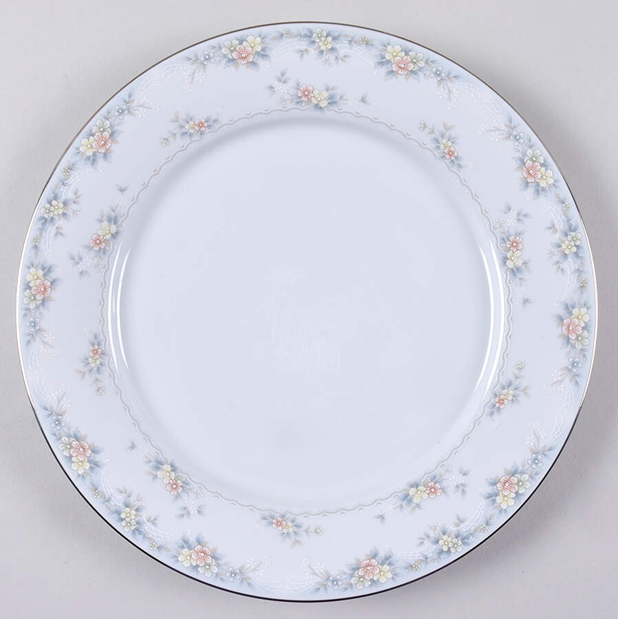 Fairfax Dinner Plate by Noritake-1