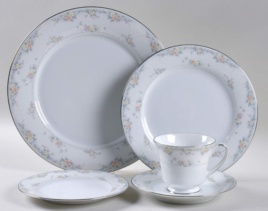 Fairfax 5 Piece Place Setting by Noritake-1