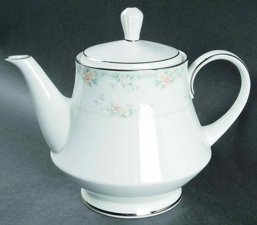 Fairfax Teapot & Lid by Noritake-1