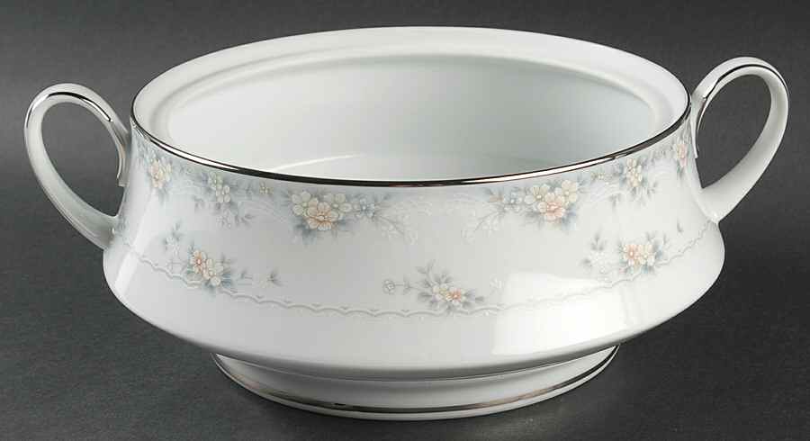Fairfax Round Vegetable No Lid by Noritake-1