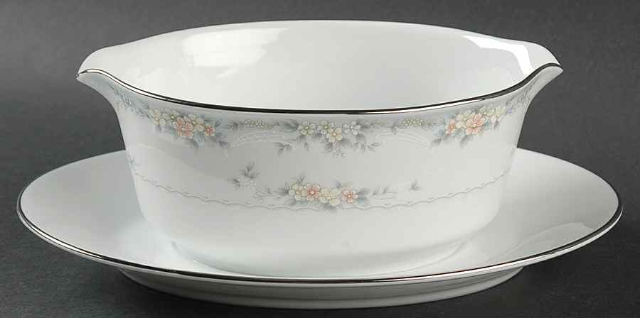 Fairfax Gravy Boat with Attached Underplate by Noritake-1