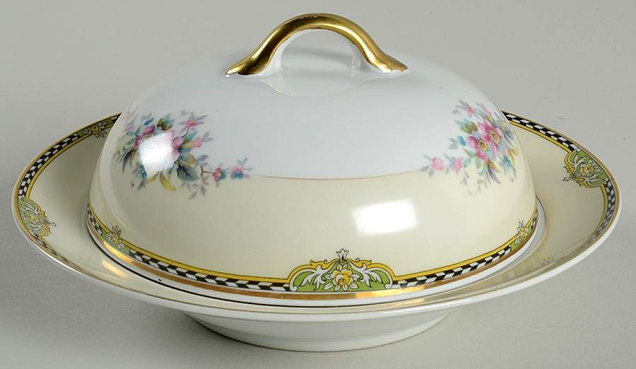 Fairfax Round Covered Butter by Noritake-1