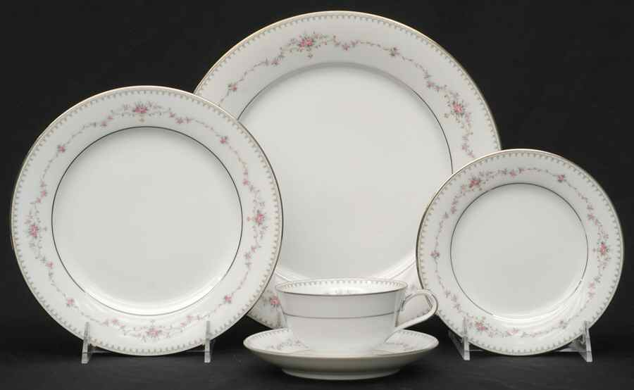 Fairmont (Platinum Trim) 5 Piece Place Setting by Noritake-1