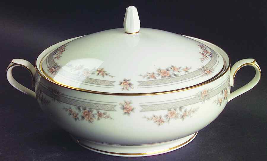 Fairview Round Covered Vegetable by Noritake-1