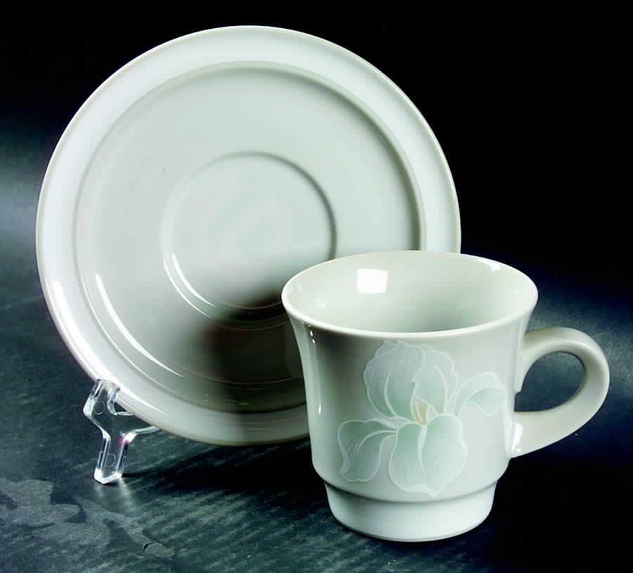 Fantasia Flat Cup & Saucer Set by Noritake-1