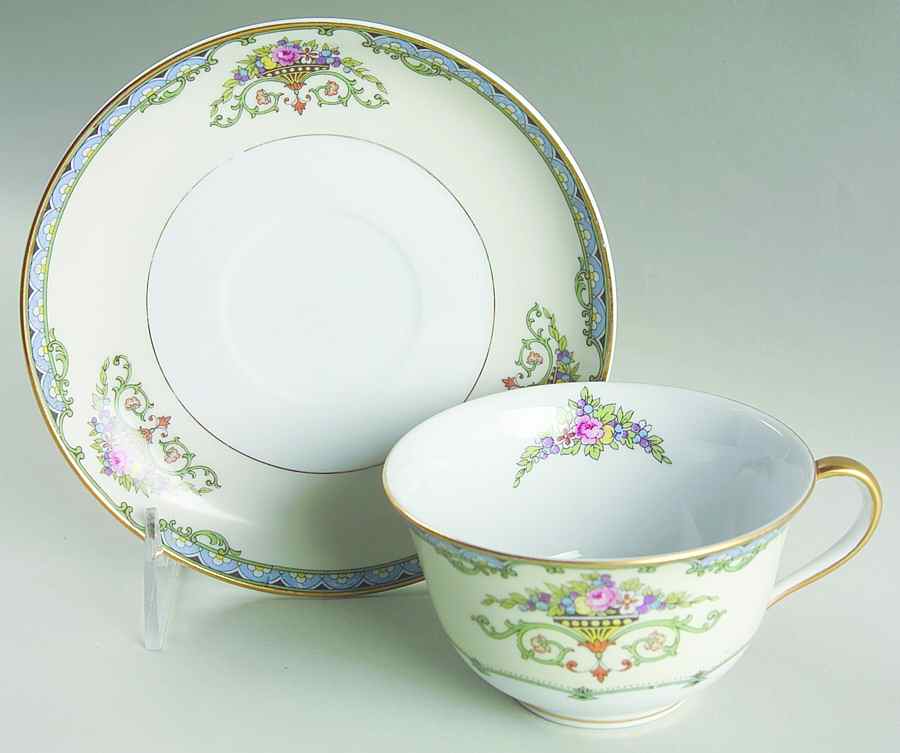 Favorita Oversized Cup & Saucer Set by Noritake-1