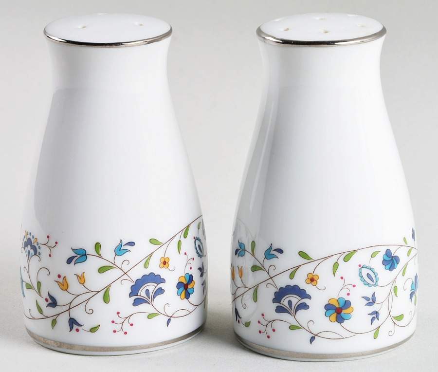 Fiesta Salt & Pepper Set by Noritake-1