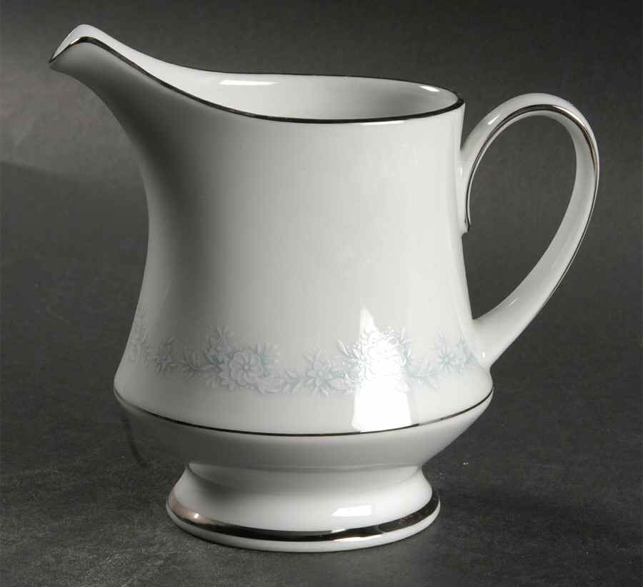 Fleurette Creamer by Noritake-1