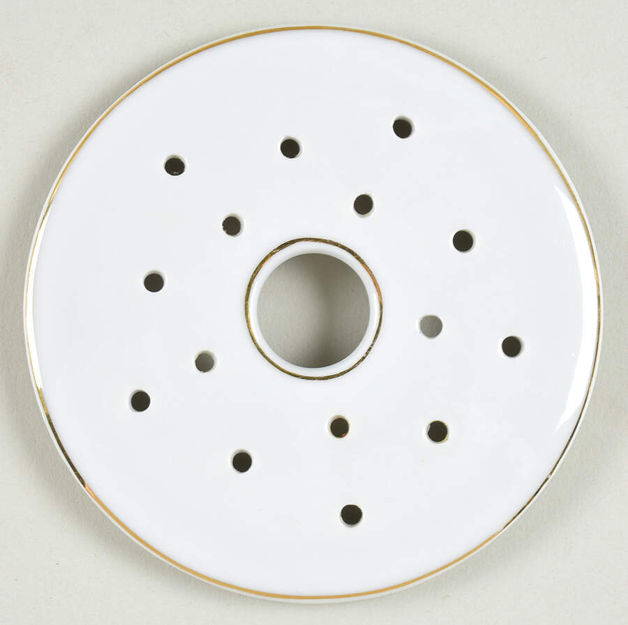 Fleurette Strainer for Round Butter by Noritake-1