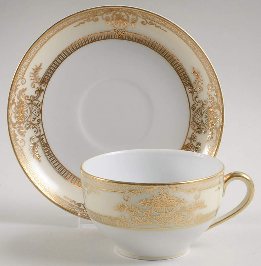 Fleurgold Oversized Cup & Saucer Set by Noritake-1