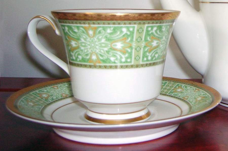 Fontainbleau Footed Cup & Saucer Set by Noritake-1