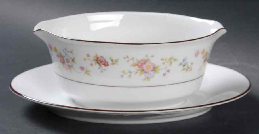Forever Gravy Boat with Attached Underplate by Noritake-1