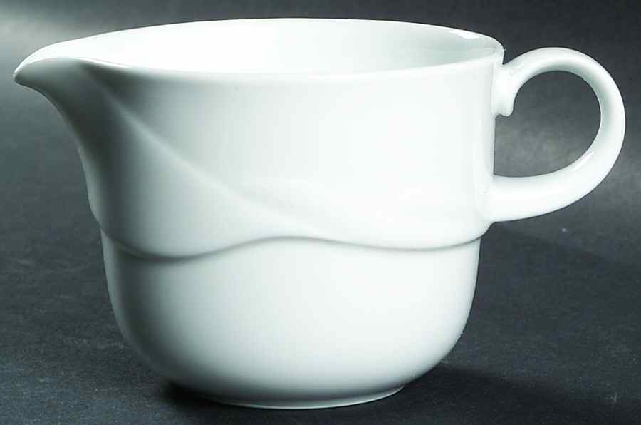 Foam White Creamer by Noritake-1