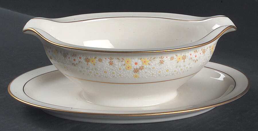 Fragrance Gravy Boat with Attached Underplate by Noritake-1