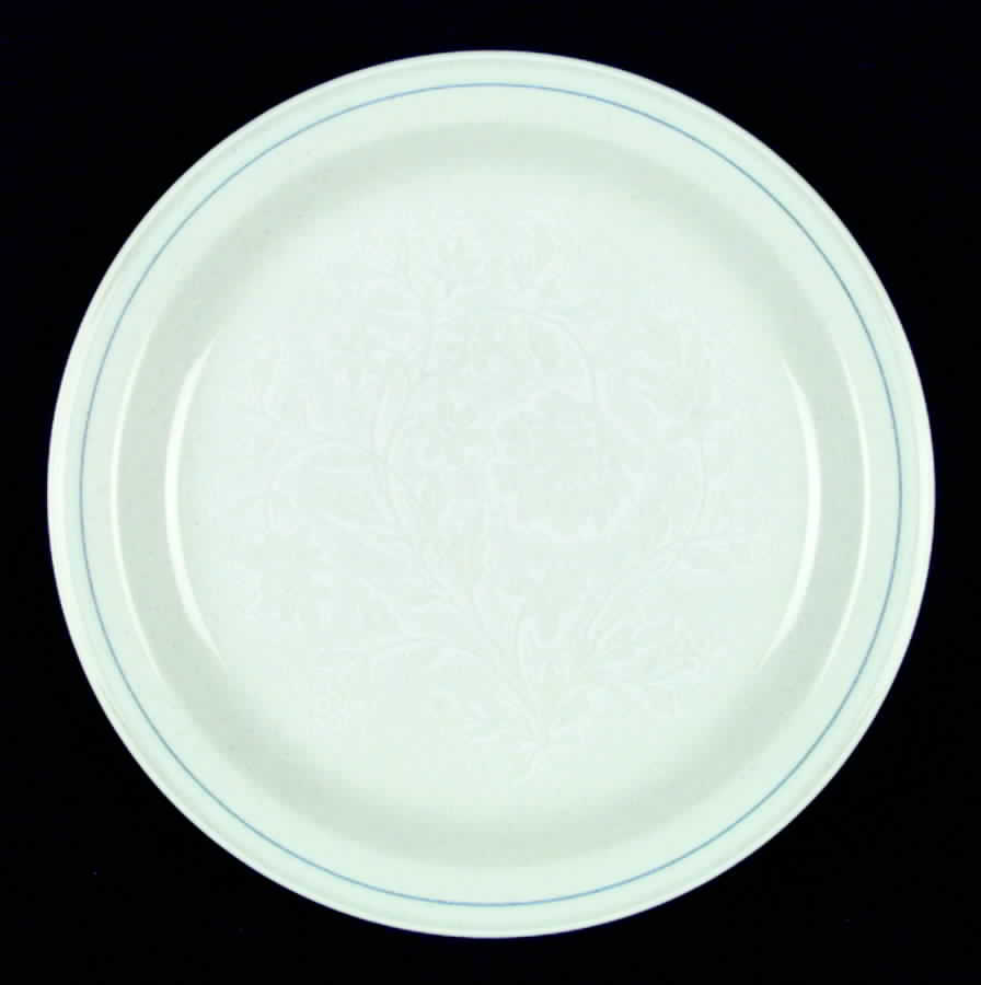 Frost Flower Dinner Plate by Noritake-1