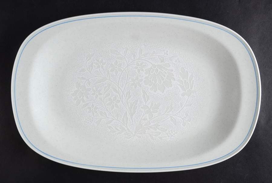 Frost Flower 14" Oval Serving Platter by Noritake-1