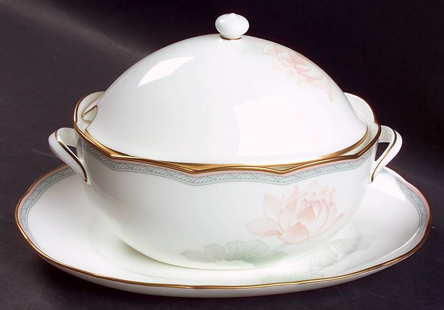 Garden Empress Gravy Boat & Lid w/Underplate by Noritake-1
