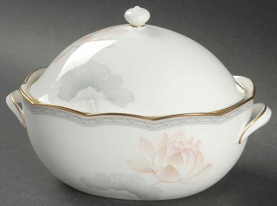 Garden Empress Gravy Boat & Lid by Noritake-1