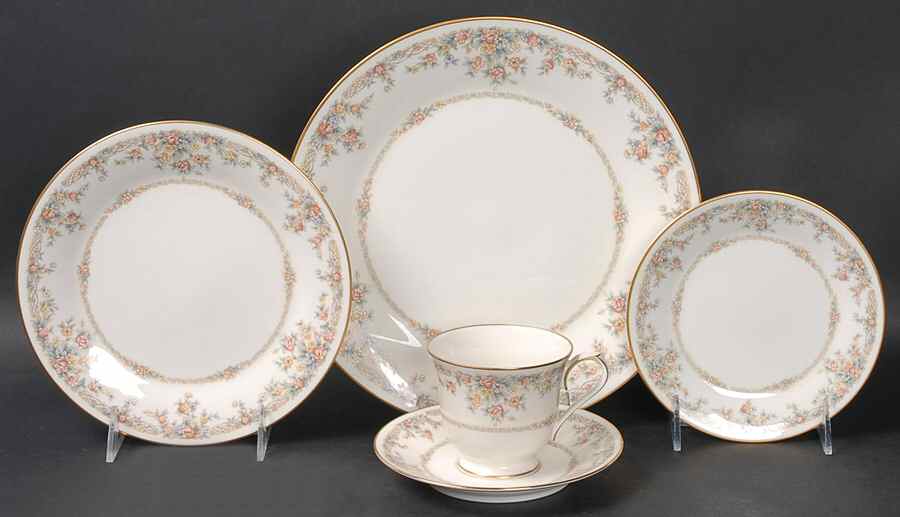 Gallery 40 Piece Estate Set by Noritake-1
