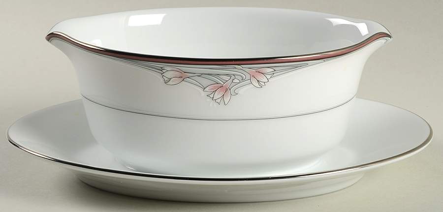 Garbo Gravy Boat with Attached Underplate by Noritake-1