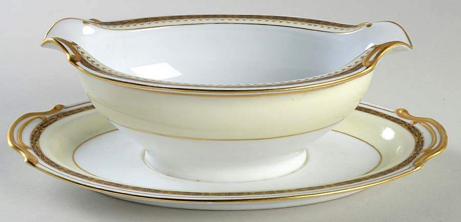 Garfield (Smooth) Gravy Boat with Attached Underplate by Noritake-1