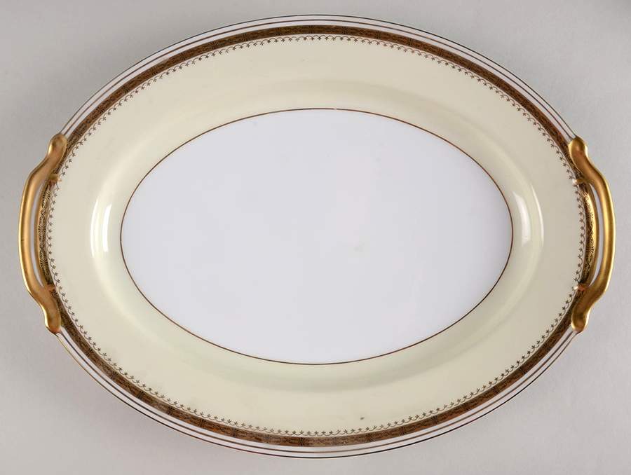 Garfield (Smooth) 13" Oval Serving Platter by Noritake-1