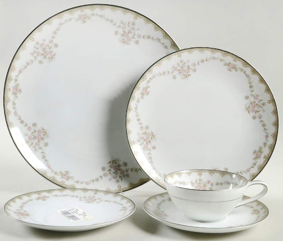 Garland 5 Piece Place Setting by Noritake-1