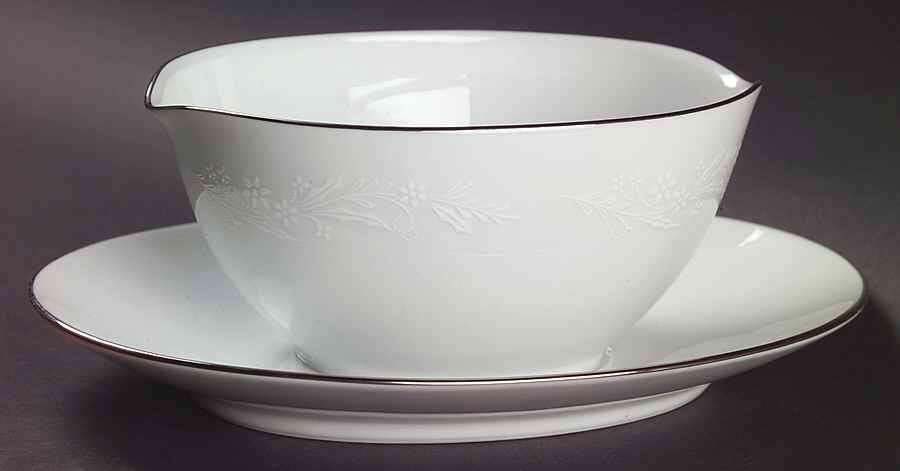 Georgian Gravy Boat with Attached Underplate by Noritake-1