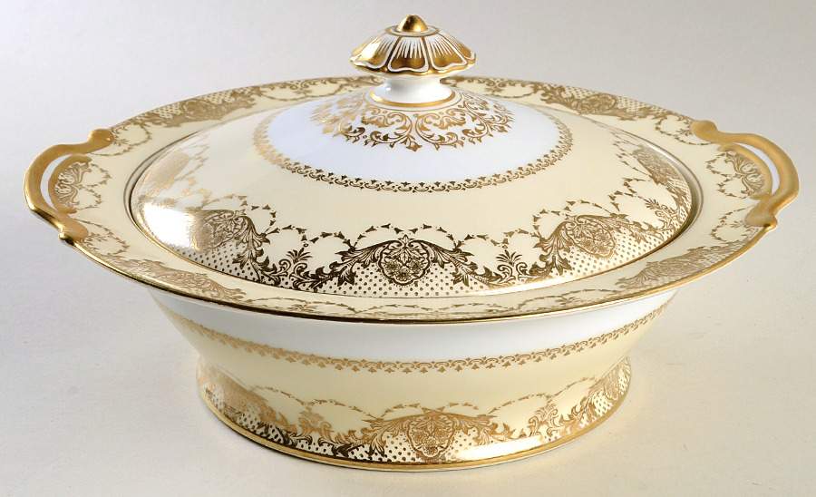 Georgiana Round Covered Vegetable by Noritake-1