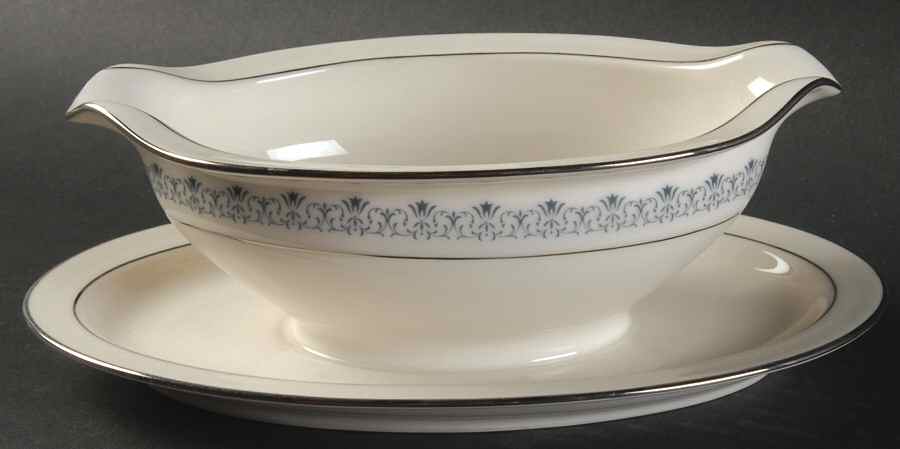 Geri Gravy Boat with Attached Underplate by Noritake-1