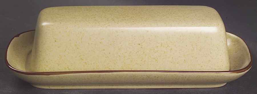 Gingerbread 1/4 Lb Covered Butter by Noritake-1