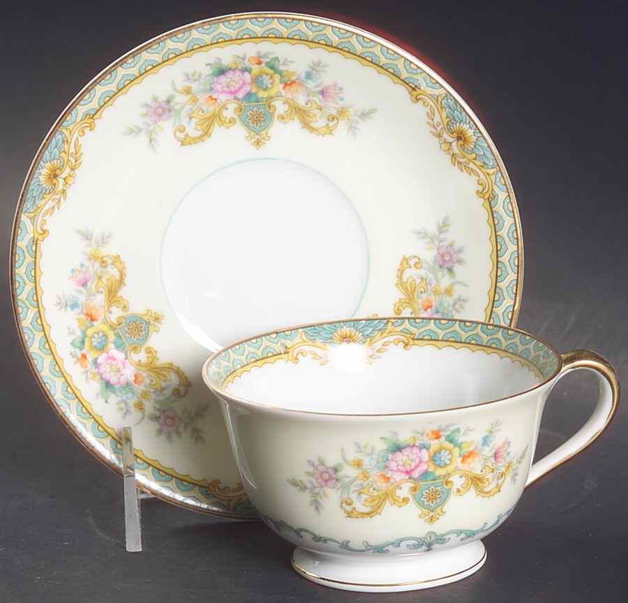 Girardo Footed Cup & Saucer Set by Noritake-1