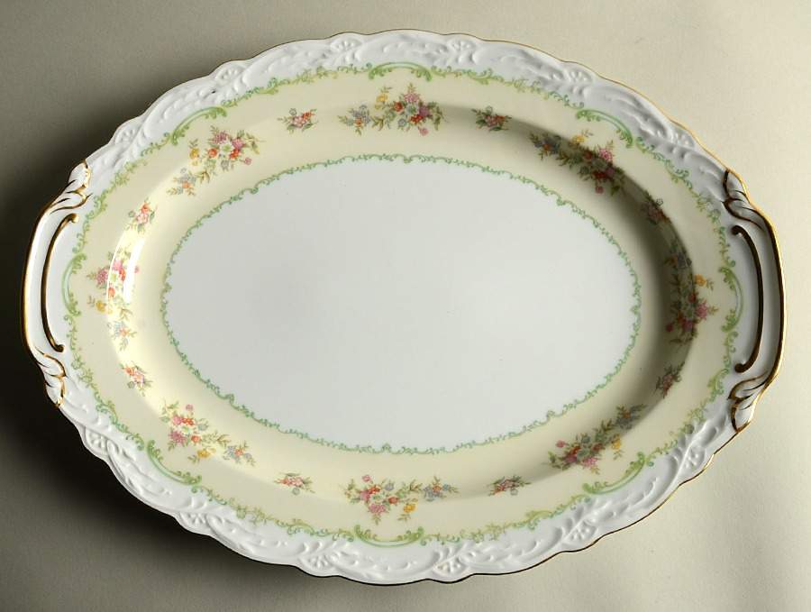 Glamour 16" Oval Serving Platter by Noritake-1