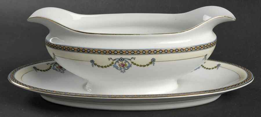 Gleneden Gravy Boat with Attached Underplate by Noritake-1