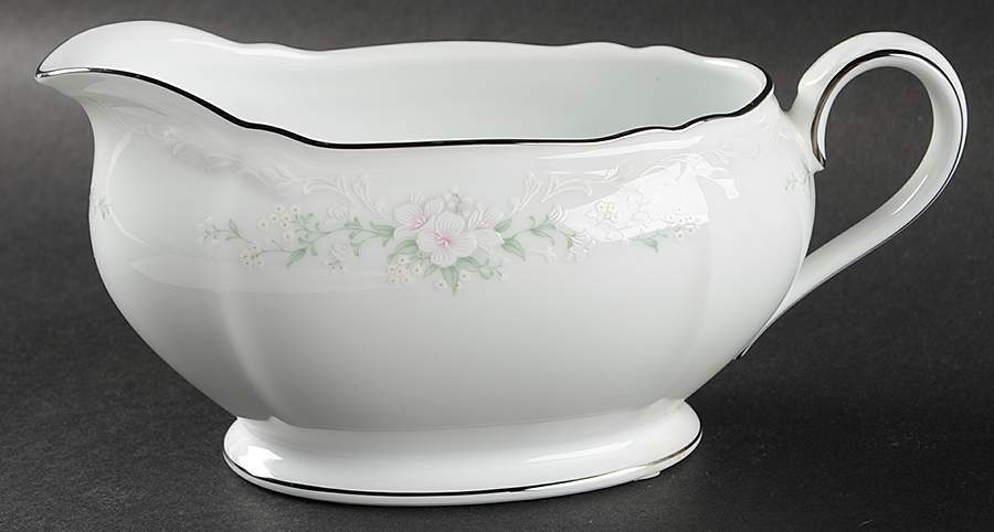 Glengarry Gravy Boat by Noritake-1