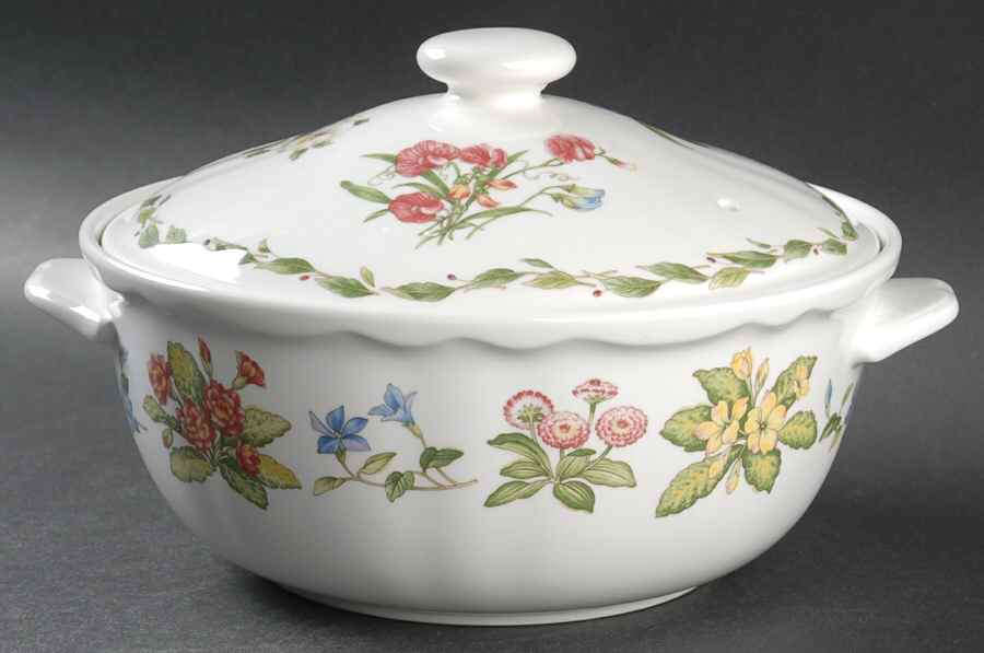Gourmet Garden 2.5 Qt Round Covered Casserole by Noritake-1