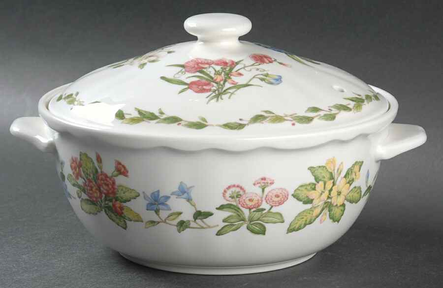 Gourmet Garden 1.5 Qt Round Covered Casserole by Noritake-1